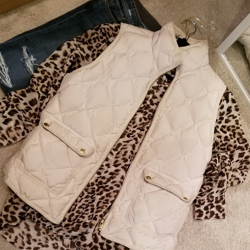 J Crew Expedition Down Vest White Small Adorable!!